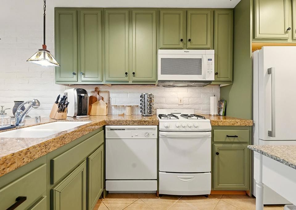 1st image of 5931 Howell Dr Unit 7