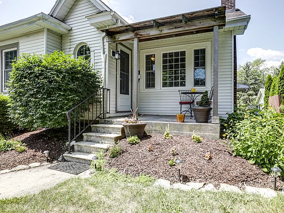 3rd image of 13 Harwood Pl