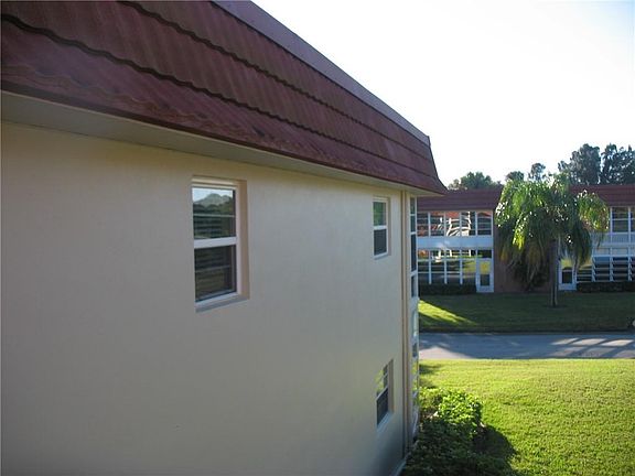 3rd image of 51 Woodland Dr