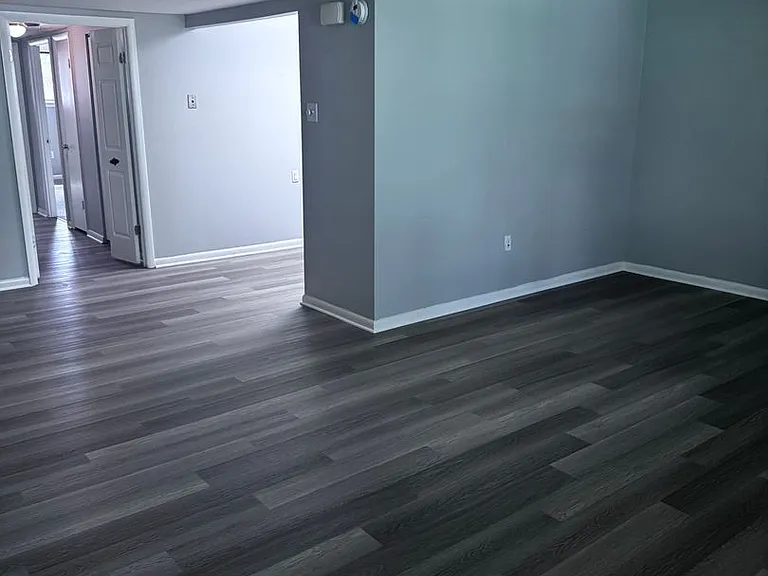 Valley Brook Apartments — Photo 18