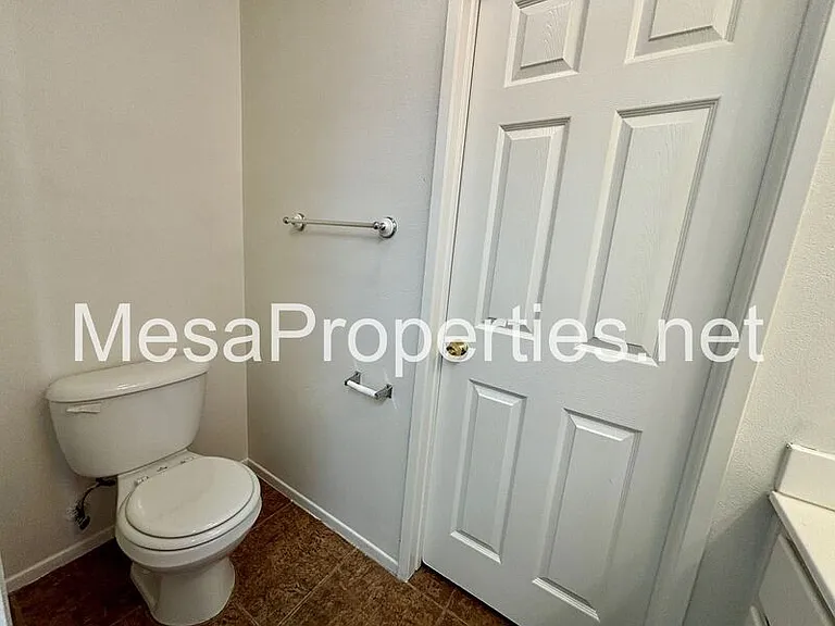 15083 Brown Ln — Photo 13