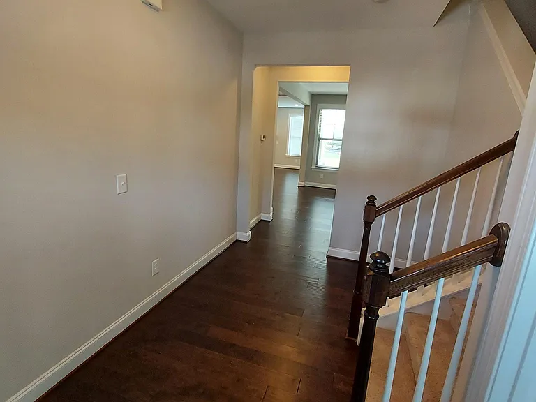 205 Hensley Oak Way — Photo 4