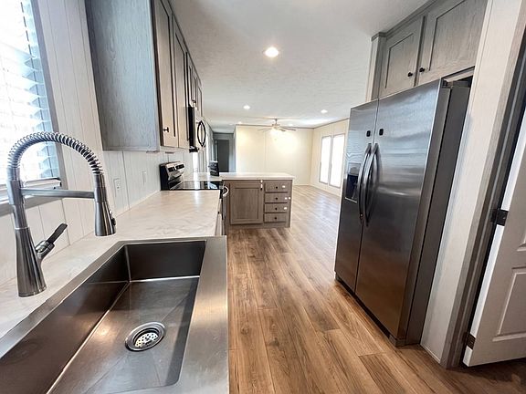 3rd image of 18733 Samuels Rd #102