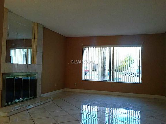 3rd image of 3911 Irongate Ct