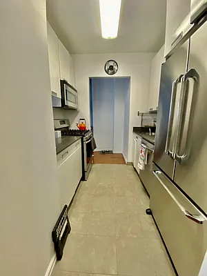 Rented by NY Living Solutions | media 19