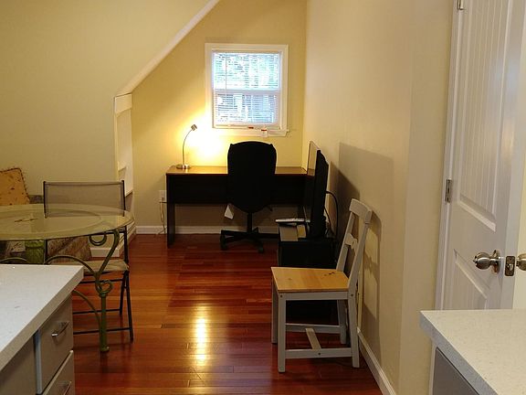 3rd image of 545 Forest Ave #2A
