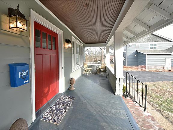 3rd image of 347 W Rose Hill Ave