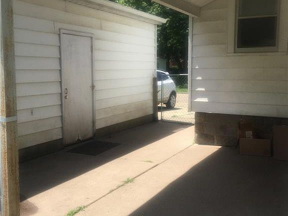 5th image of 1296 Tonawanda Ave