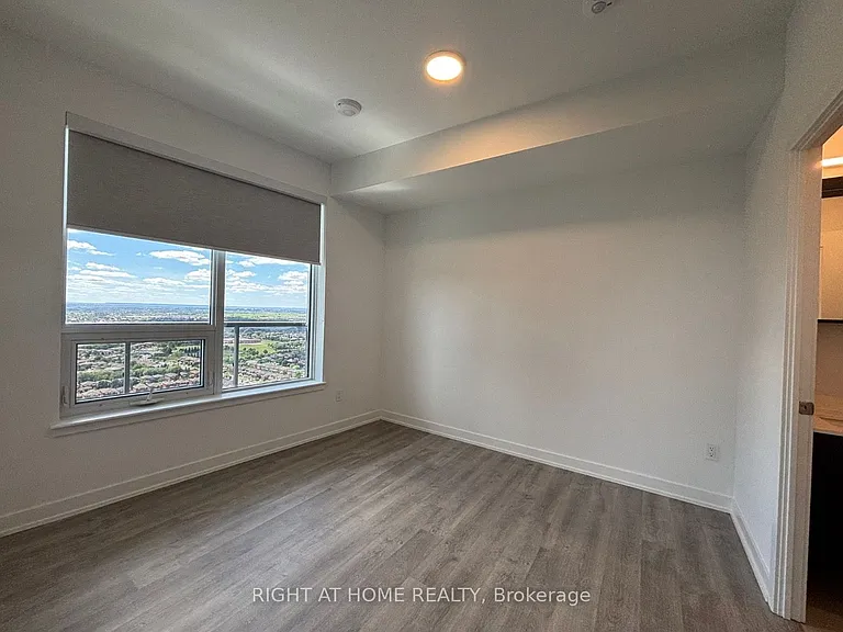 5105 Hurontario St #2905 — Photo 23