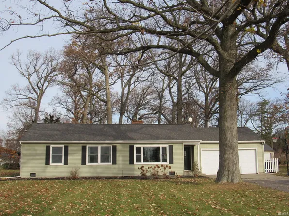 21235 Bluecast Rd, Woodburn, IN 46797