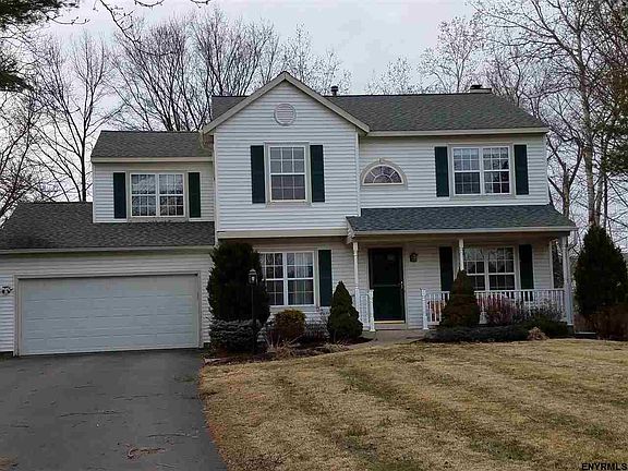 2nd image of 4 Tuckaway Mdws