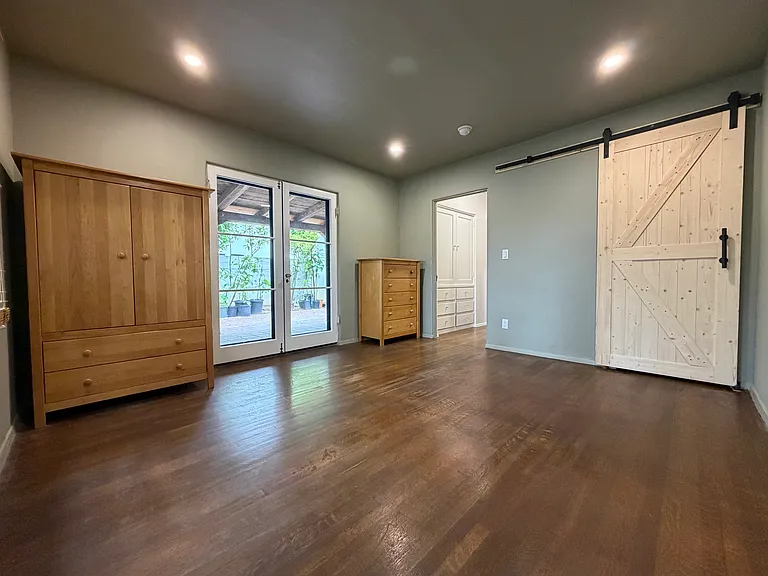 573 S Berkeley Ave — Photo 5
