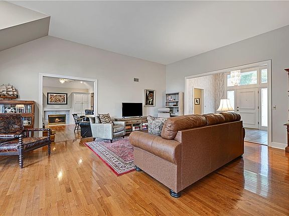 5th image of 12313 Pembroke Ln