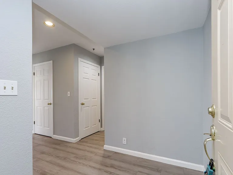 432 Portofino Dr #403 — Photo 4