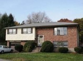 19 Skyview Rd, Randolph, MA 02368