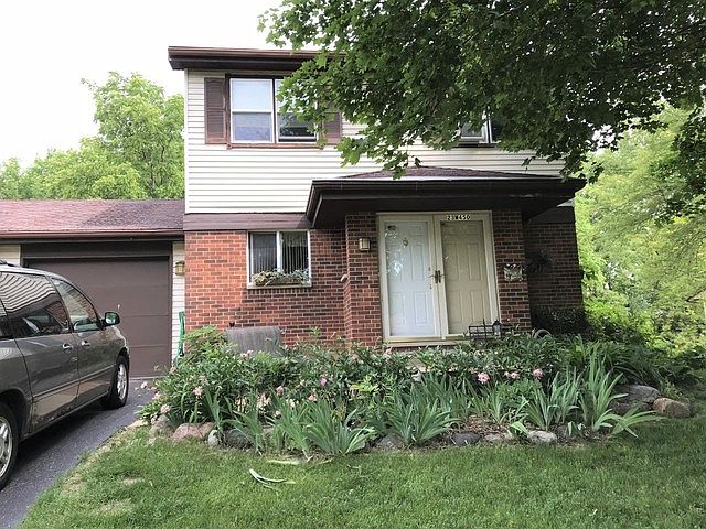 1st image of 23W450 Greenbriar Dr
