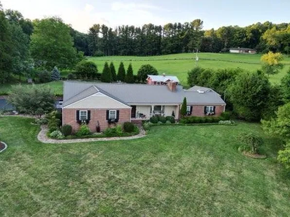 481 Wassona Dr, Marion, VA 24354