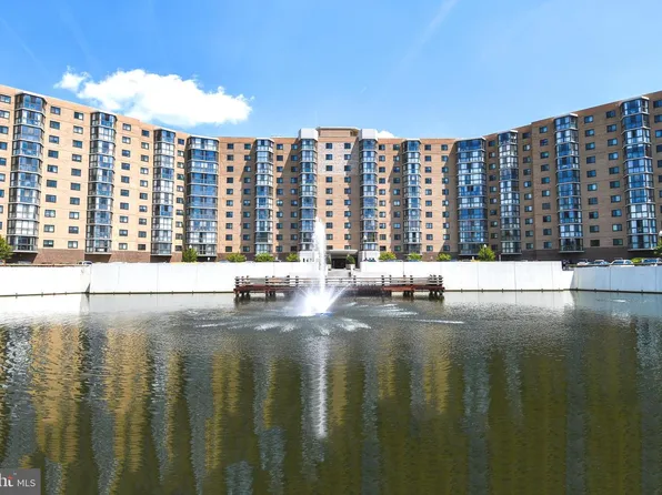 3330 N Leisure World Blvd #5-1027, Silver Spring, MD 20906