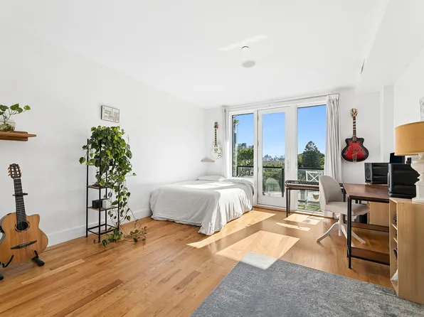 1059 Manhattan Avenue image 1 of 12