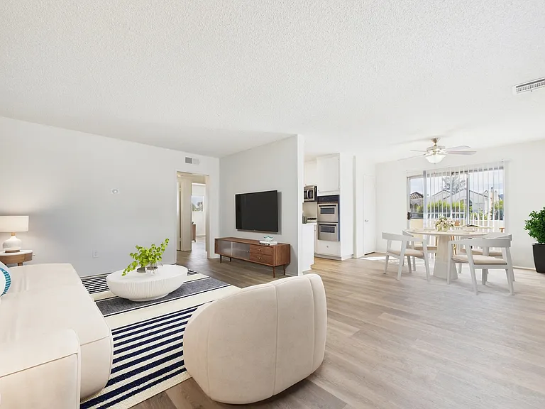 13157 Riverside Dr — Photo 4