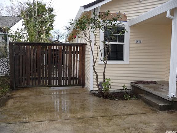 3rd image of 2665 San Fernando Way