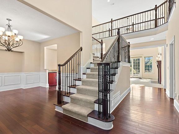 4th image of 9294 Highbury Ct
