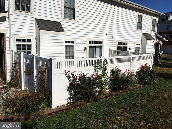 5th image of 9857 Earls Ferry Cir