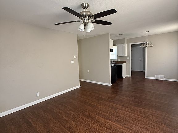 4th image of 3121 N Lindsay Ave