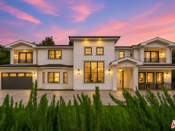 126 N Canyon View Dr, Los Angeles, CA 90049