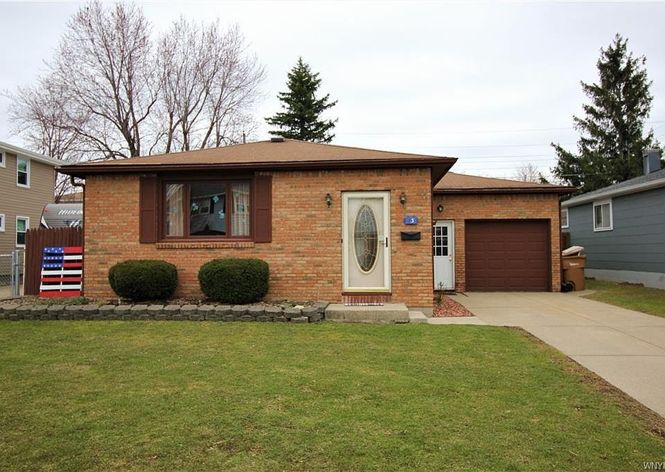 1st image of 13 Hillwood Dr