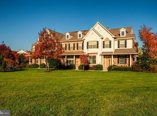 812 Orangewood Ct, Perkasie, PA 18944