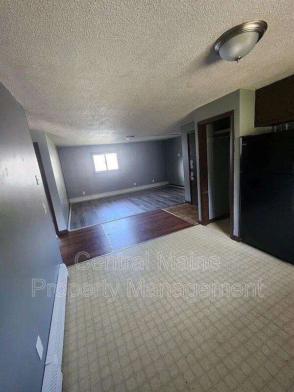 2 bed, 1.0 bath, $1,200 — Photo 3