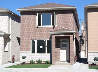 552 W 44th St, Chicago, IL 60609