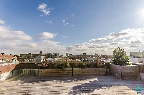 Rented by EXR | media 11