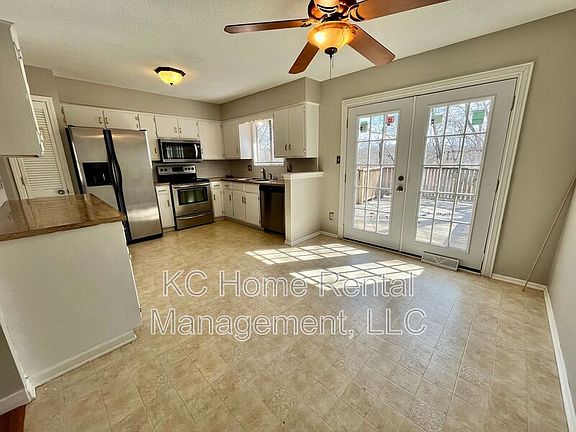 5th image of 2600 NW Castle Dr