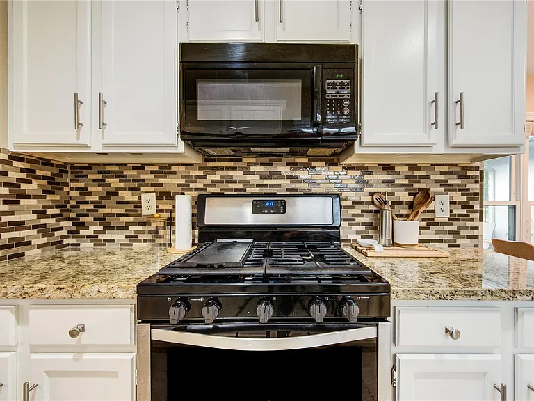 7023 Brockington Dr — Photo 17