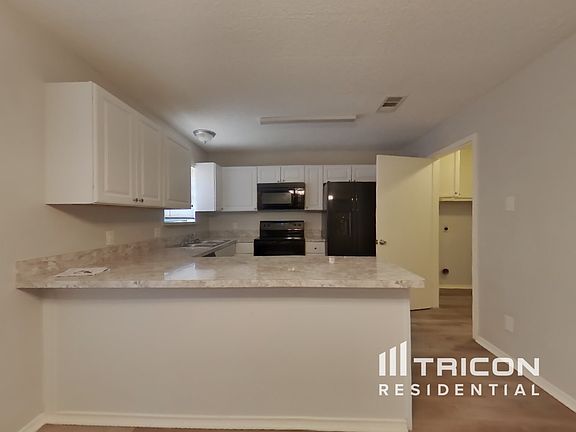 5th image of 1104 Marlborough Dr