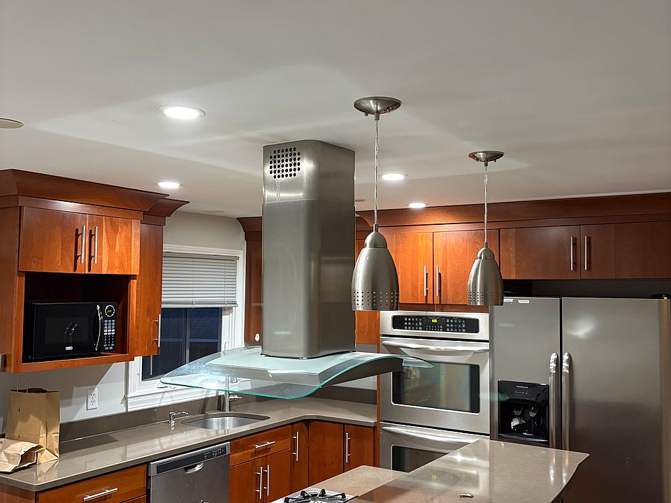 1st image of 124 High St #1