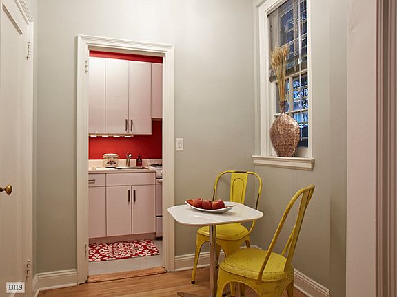 2nd image of 35 W 90th St #1C