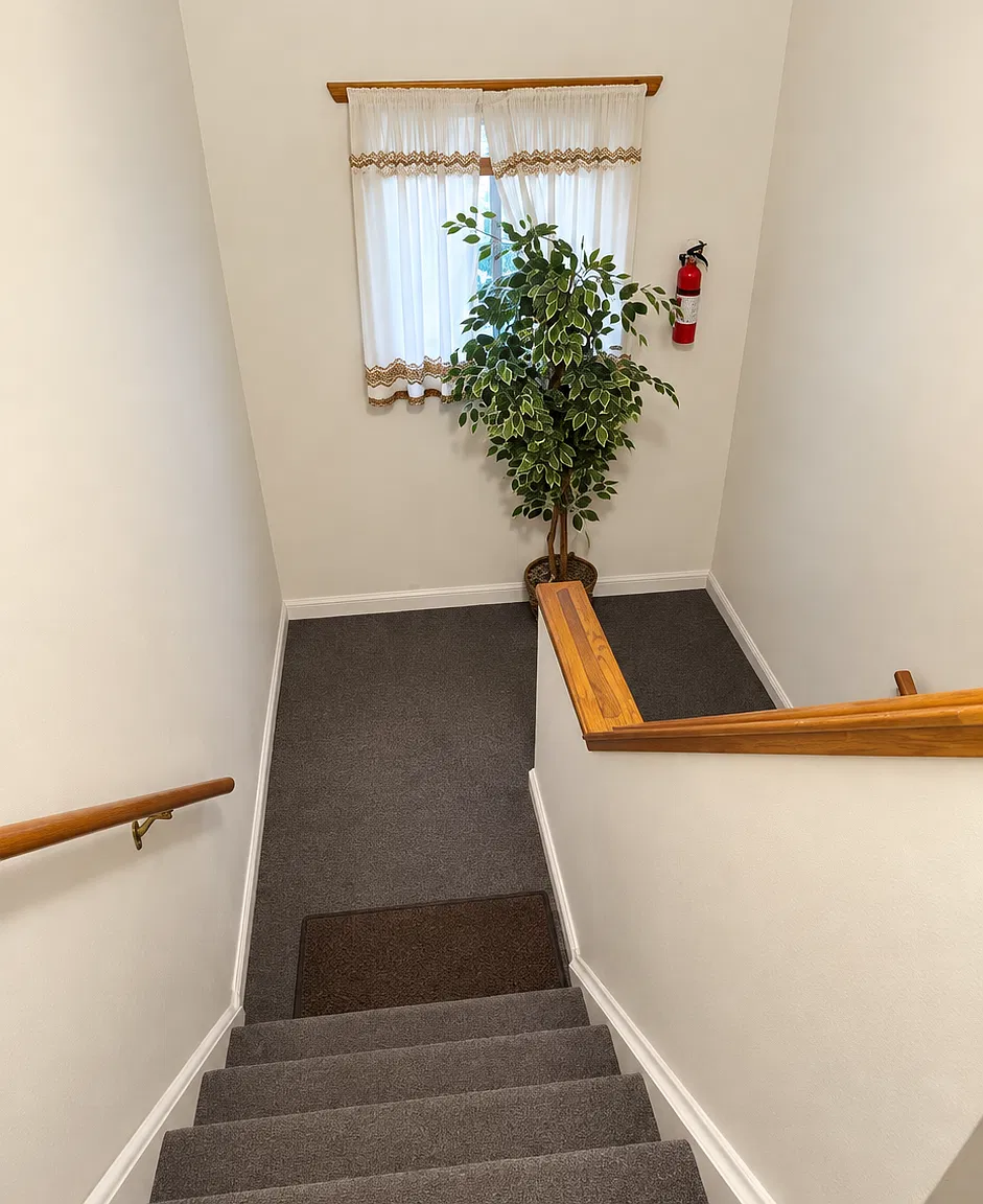 2 bed, $1,100 — Photo 4