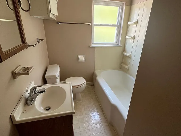 1311 Willard St — Photo 4