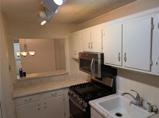 206 River Run Dr, Sandy Springs, GA 30350