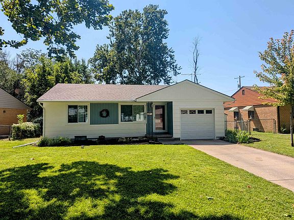 3rd image of 5 Meadowlark Ln