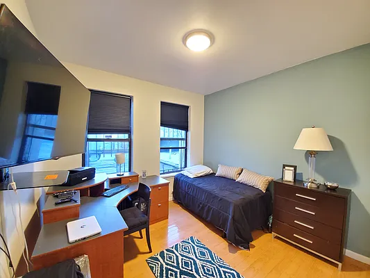 Rented by Astoria Realty | media 11
