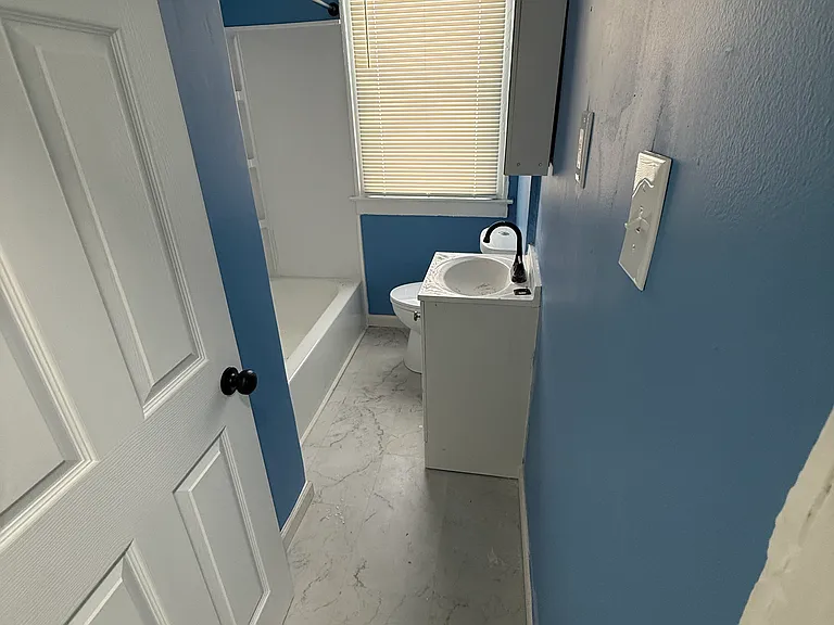 98 S Edith St #202 — Photo 4