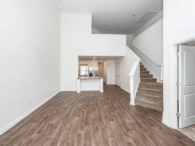 715 Hilchot Dr — Photo 13