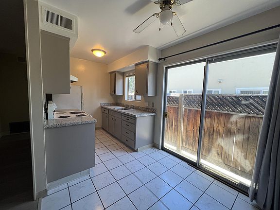 3rd image of 4568 Hamilton Ave #4