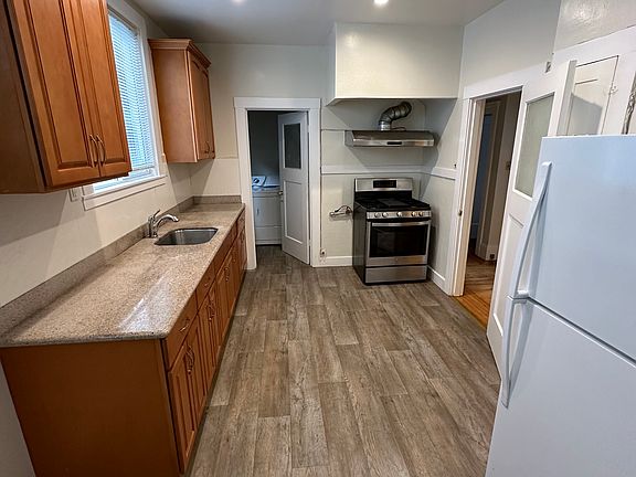 4th image of 2035 20th Ave #2035