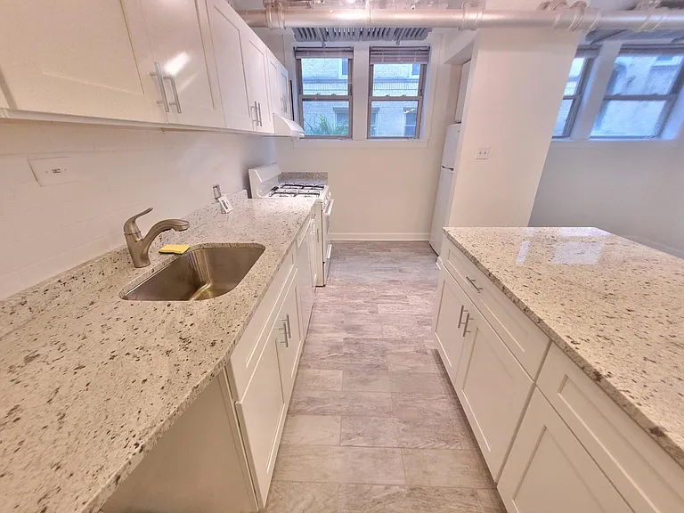 5713 N Magnolia Ave #G — Photo 2