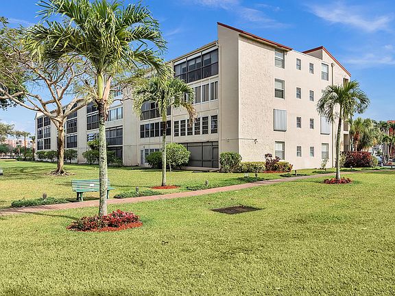 3rd image of 14773 Cumberland Dr #3040